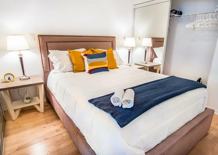 Micasa Suites - Stylish Condo In Maple Leaf Square